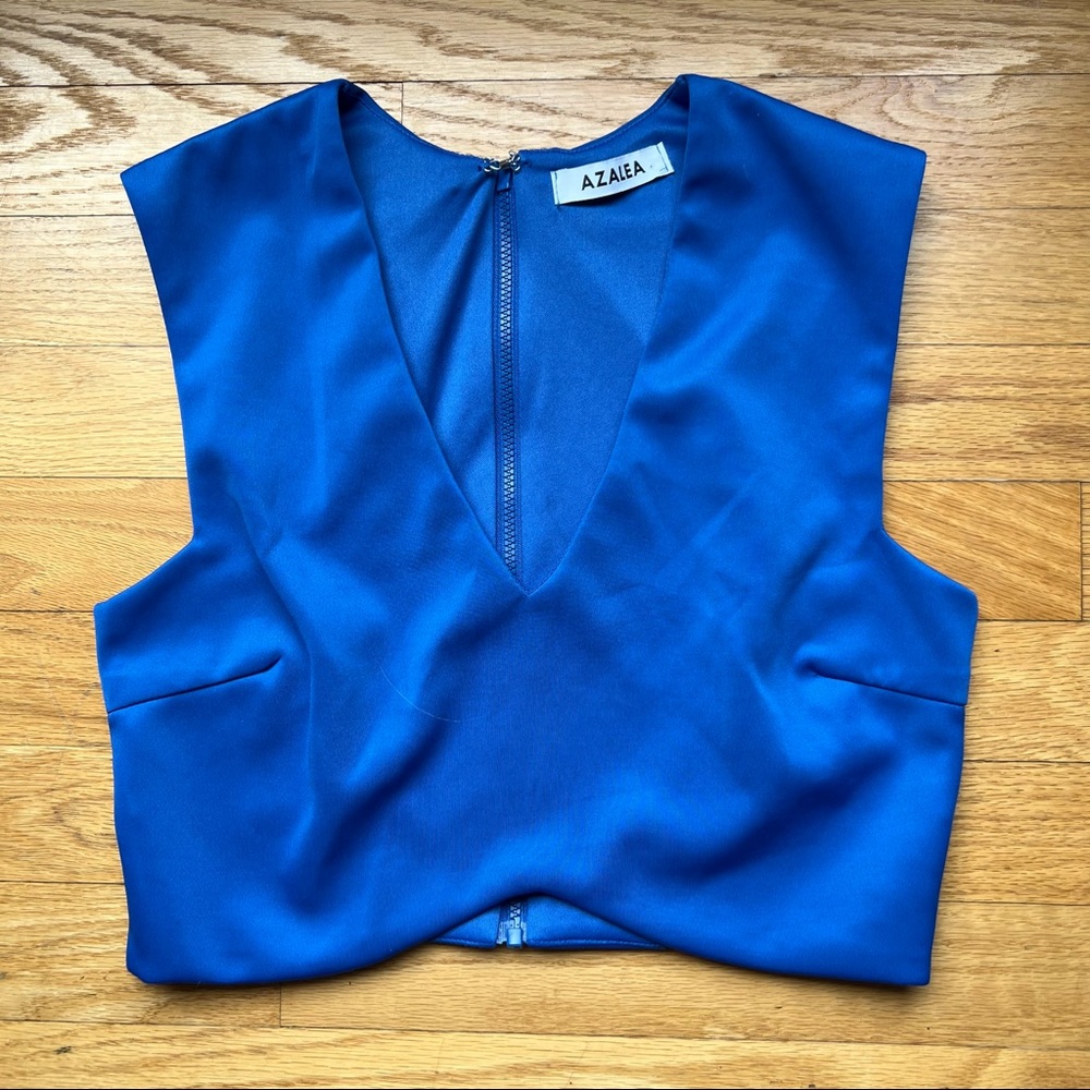 Azalea zippered cutout crop top